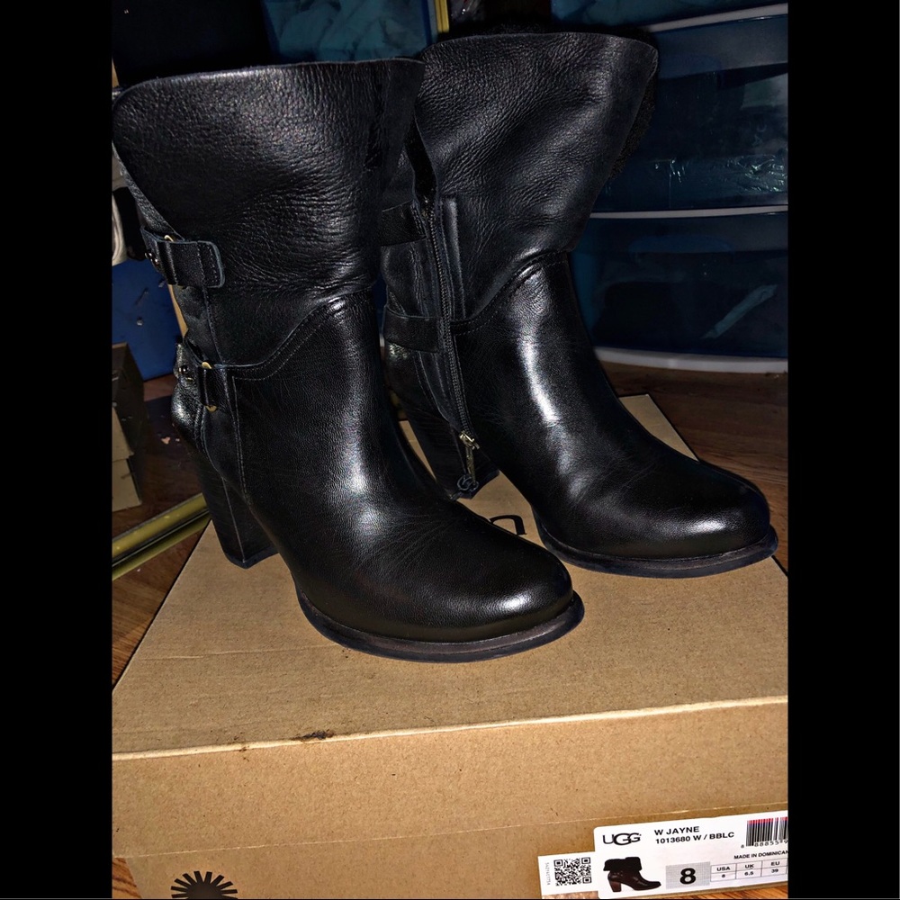 UGG BOOTIES